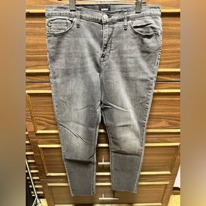 NWT Hudson Midrise Natalie Super Skinny light black colored Jeans Size 32
